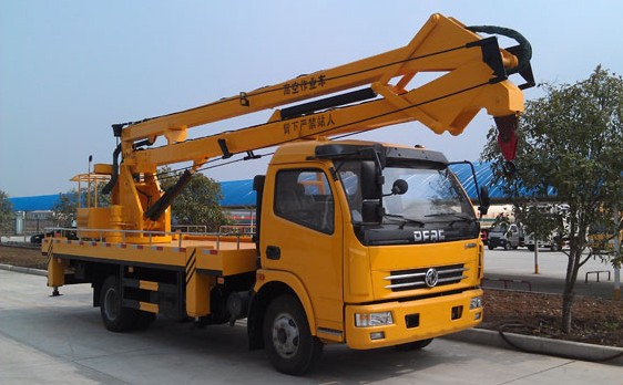 18�ז|�L(f��ng)�������߿����I(y��)܇(ch��)�DƬ