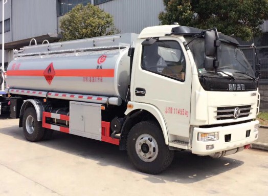 東風多利卡加油車圖片 東風多利卡加油車圖片