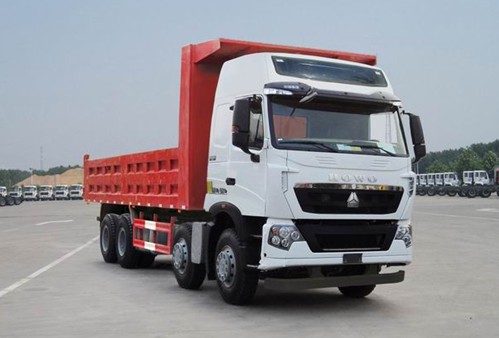 ��������HOWO T7Hǰ�ĺ����ж܇