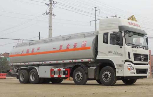 東風天龍前四后八油罐車圖片 東風天龍前四后八油罐車圖片
