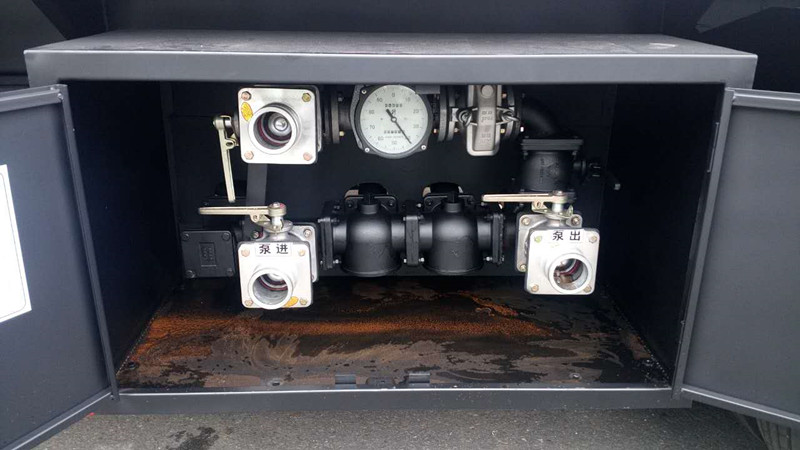 ���u��ź���ǰ�ĺ����͹�܇(ch��)��(x��)��(ji��)�DƬ