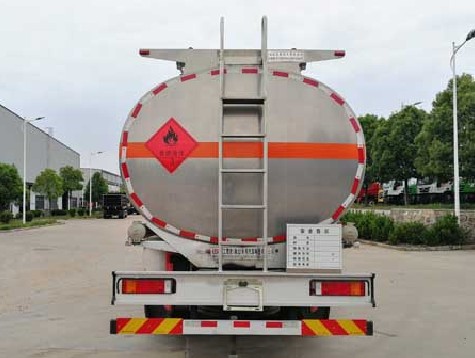 國六東風天龍前四后八鋁合金油罐車圖片 國六東風天龍前四后八鋁合金油罐車圖片