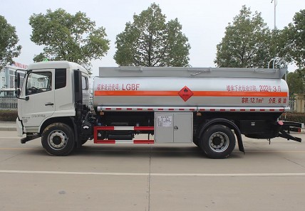 國六東風天錦10噸油罐車圖片 國六東風天錦10噸油罐車圖片