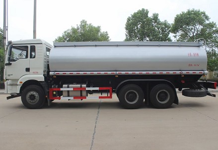 國六陜汽德龍后八輪供液車圖片 國六陜汽德龍后八輪供液車圖片