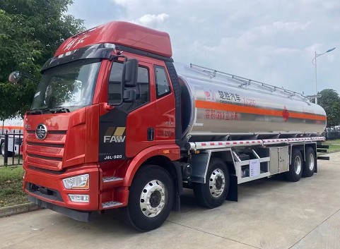 國六解放前四后八31.1方鋁合金油罐車圖片 國六解放前四后八31.1方鋁合金油罐車圖片