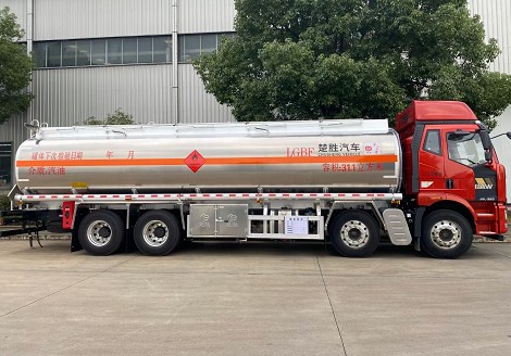 國六解放前四后八31.1方鋁合金油罐車圖片 國六解放前四后八31.1方鋁合金油罐車圖片