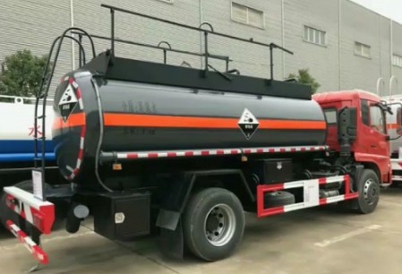 東風天錦單橋SCS5180GFWDFH型腐蝕性物品罐式運輸車 東風天錦單橋SCS5180GFWDFH型腐蝕性物品罐式運輸車