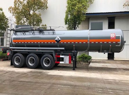 力神醒獅牌17.4方SLS9409GFWB型腐蝕性物品罐式運輸半掛車 力神醒獅牌17.4方SLS9409GFWB型腐蝕性物品罐式運輸半掛車