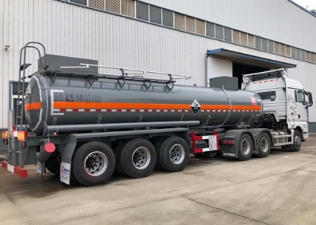 力神醒獅牌17.4方SLS9409GFWB型腐蝕性物品罐式運輸半掛車 力神醒獅牌17.4方SLS9409GFWB型腐蝕性物品罐式運輸半掛車