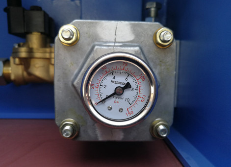 �L�����͙C������