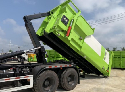 26���|�L����ǰ�ĺ����s�۹�������܇