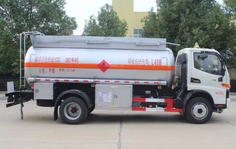 江淮駿鈴8.1方易燃液體罐式運輸車_潤知星牌SCS5121GRYHFC6型易燃液體罐式運輸車 江淮駿鈴8.1方易燃液體罐式運輸車_潤知星牌SCS5121GRYHFC6型易燃液體罐式運輸車