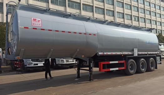 45方普通液體半掛運輸車_楚飛牌CLQ9400GGY型供液半掛車 45方普通液體半掛運輸車_楚飛牌CLQ9400GGY型供液半掛車