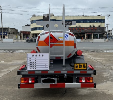 ���������{��2.3��-2.7������܇_������ZLC5047GJYZQ6�ͼ���܇